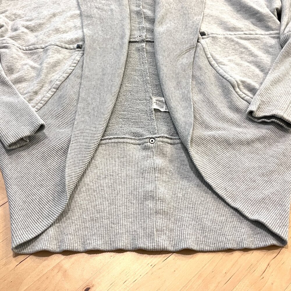 Wilfred Aritzia Diderot Cocoon Shawl Cardigan Sweater XXS XS Grey Silver Studs - Picture 7 of 10